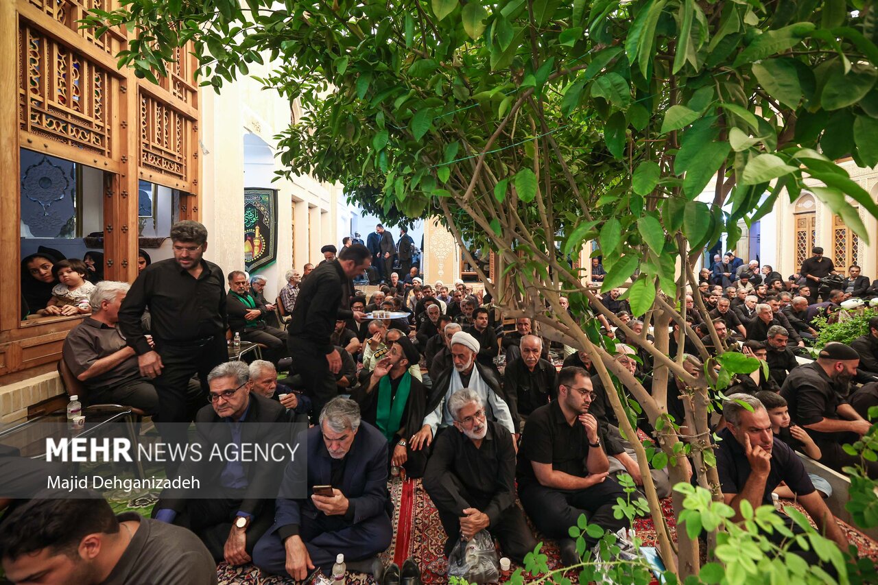 روضه‌خوانی سنتی در بیت شهید صدوقی یزد