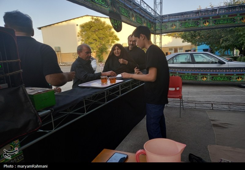 خدمت رسانی در قلب مسیر پیاده روی