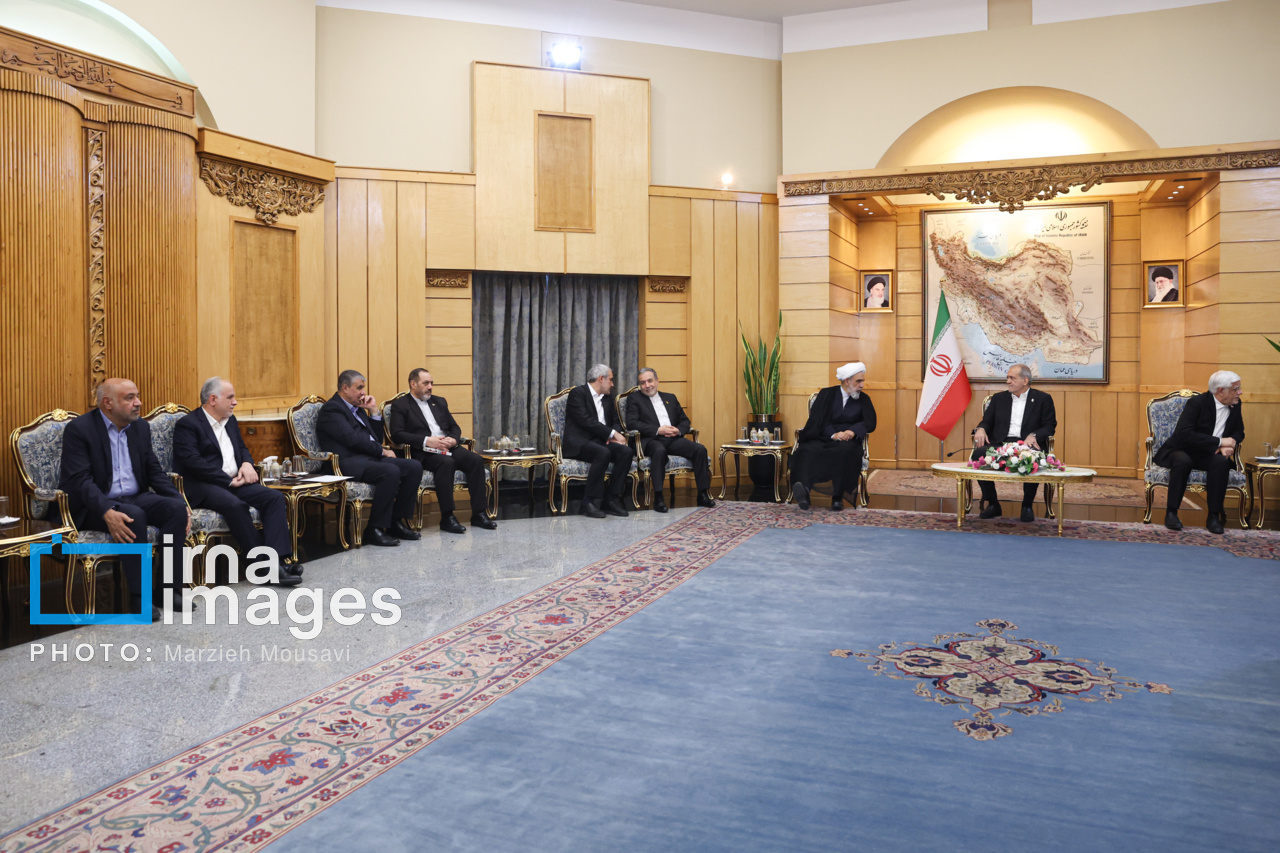 بدرقه رئیس‌جمهور به چین