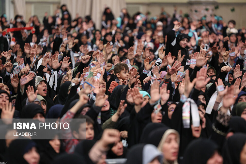  دیدار هزاران نفر از زنان و دختران با رهبر انقلاب