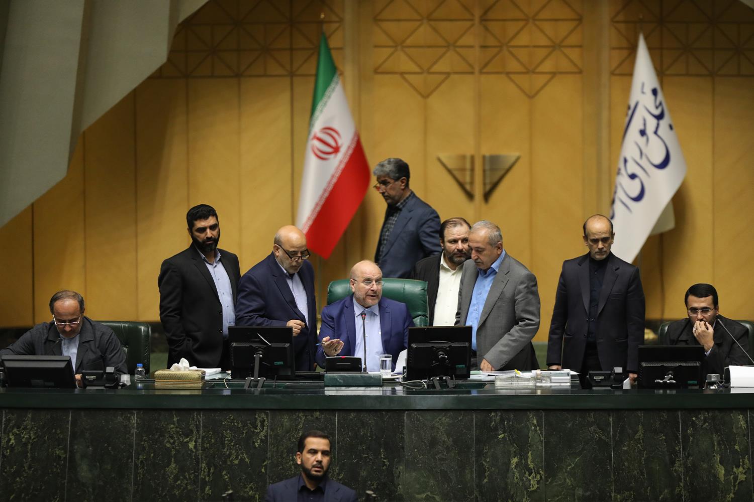 نشست بررسی برنامه هفتم توسعه در صحن علنی مجلس شورای اسلامی