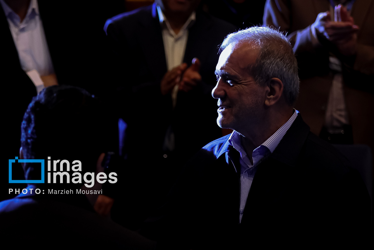 بزرگداشت مقام پرستار با حضور رئیس جمهور