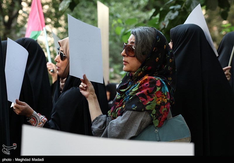 تجمع مردمی مقابل دفتر سازمان ملل در تهران