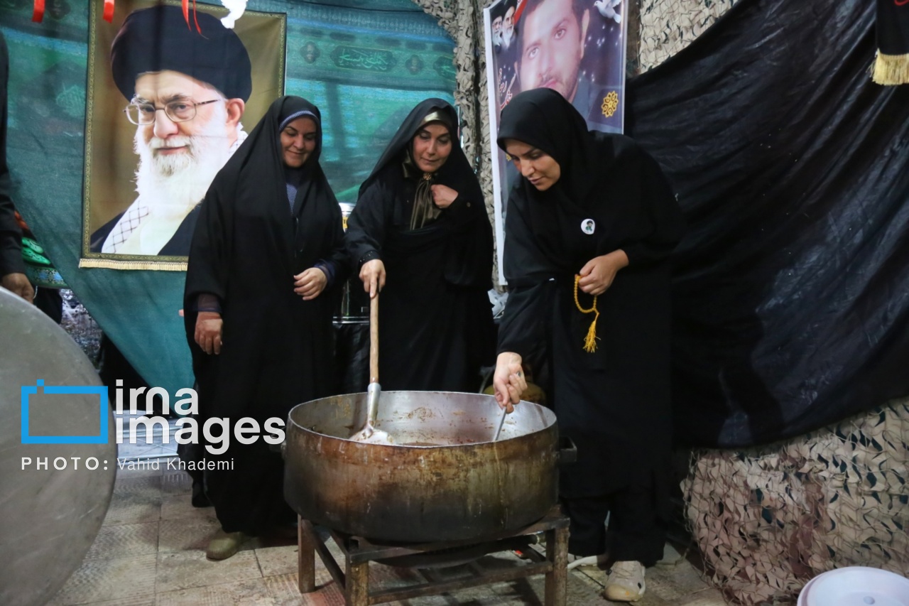 میزبانی موکبها از زائران تشییع رهبر شهید