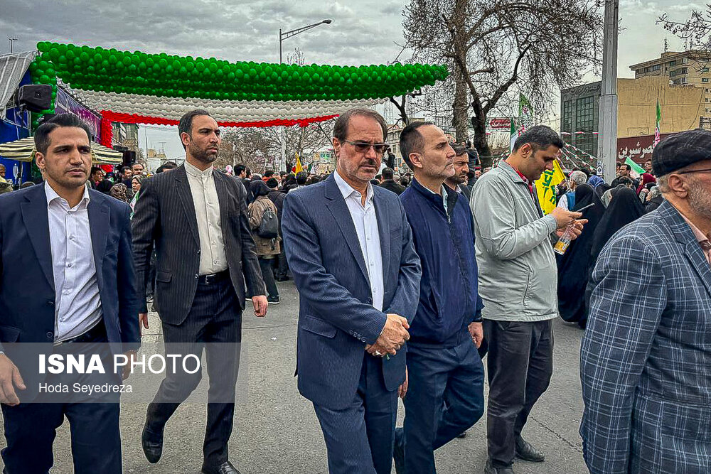حضور جمعی از مسئولان در راهپیمایی ۲۲ بهمن - تهران