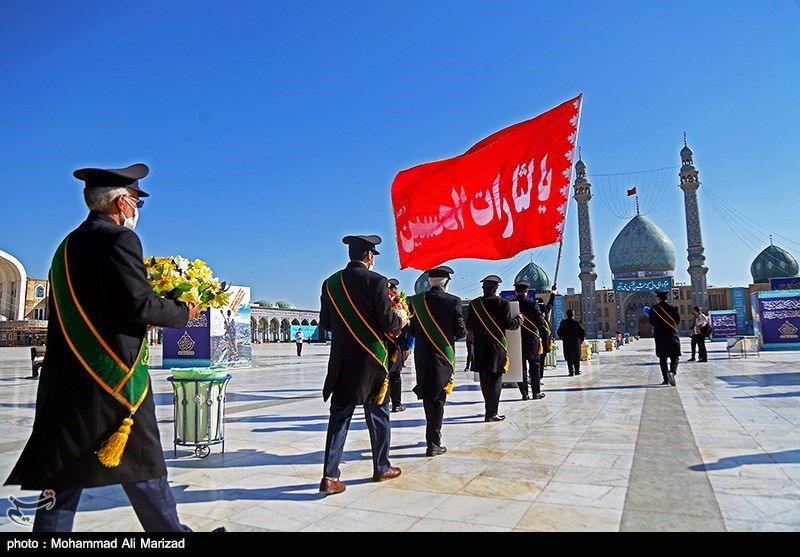 مراسم تعویض پرچم و شستشوی گنبد مسجد مقدس جمکران