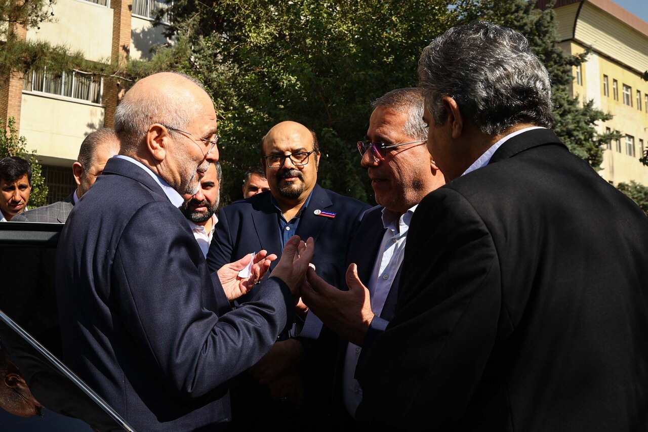 حضور قالیباف در همایش بین‌المللی صنعت نفت و گاز 