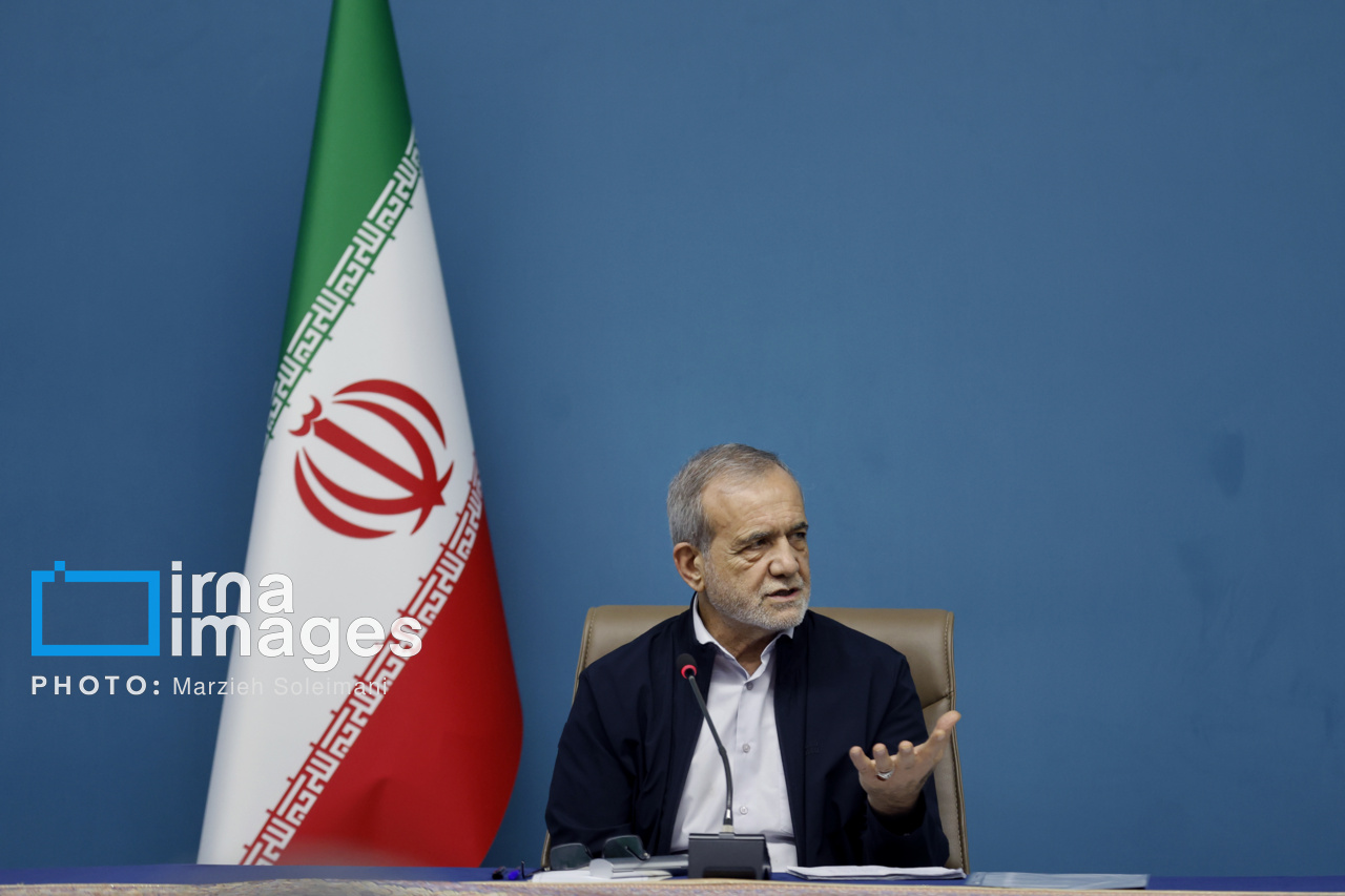 جلسه شورای عالی انقلاب فرهنگی