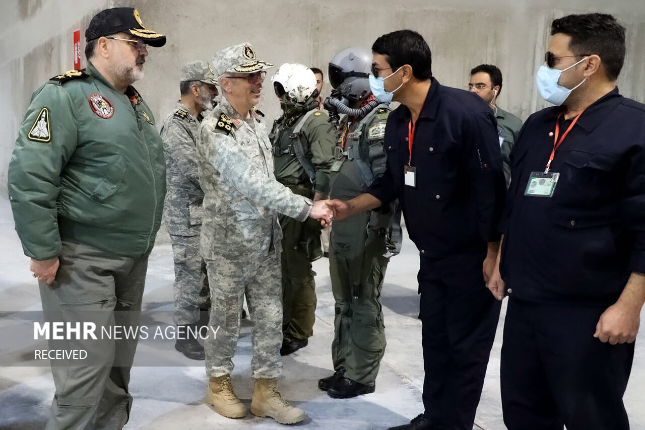 بازدید سرلشکر باقری از پایگاه هوایی عقاب ۴۴ ارتش