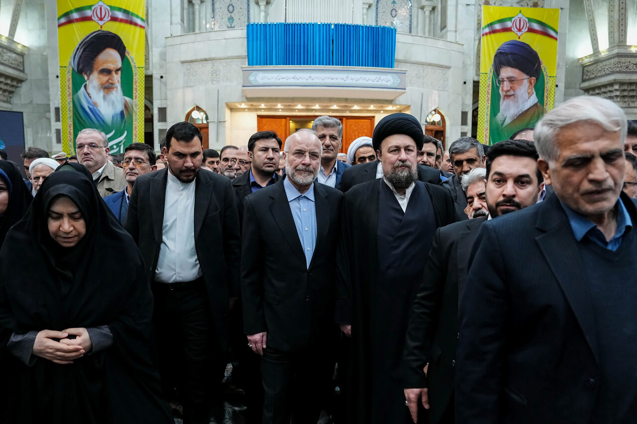 تجدید میثاق رئیس مجلس و نمایندگان با آرمان‌های امام(ره)