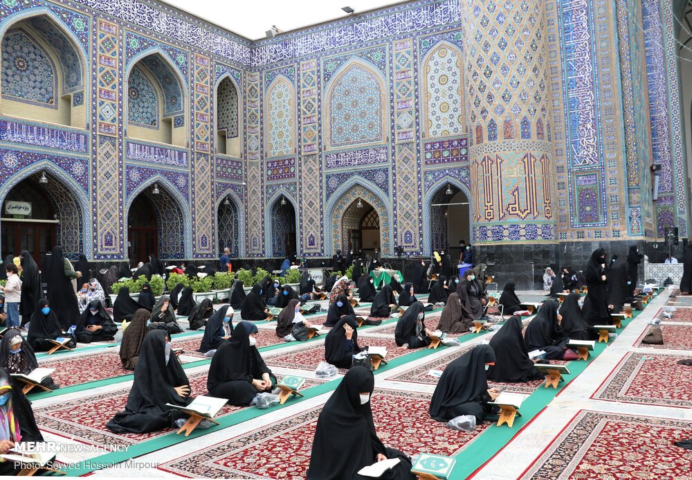 ترتیل خوانی قرآن کریم در حرم مطهر رضوی