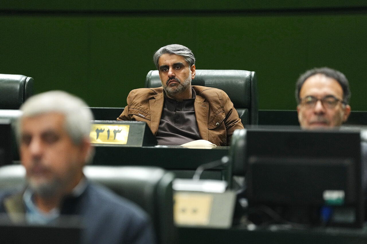 حضور امیر موسوی و عراقچی در جلسه غیرعلنی مجلس