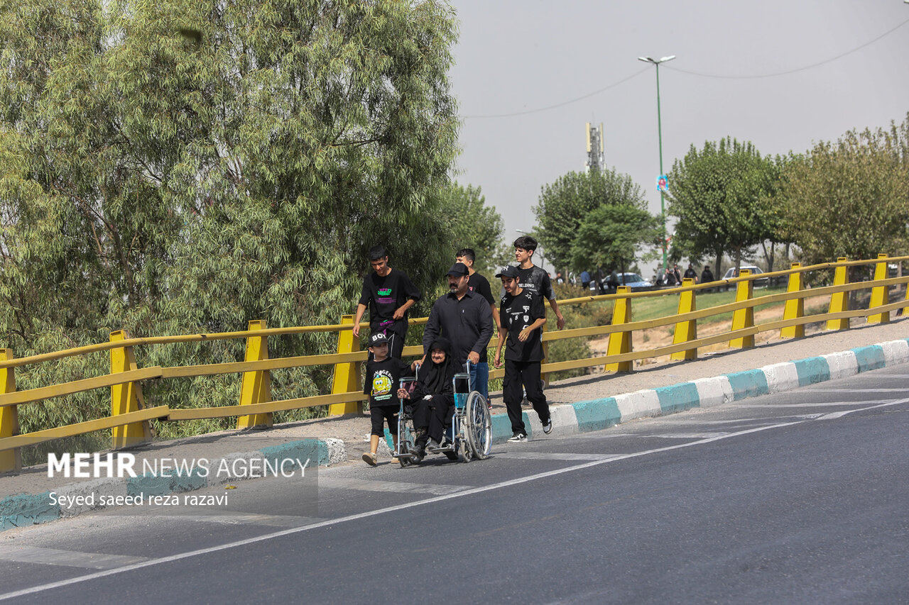  مراسم پیاده‌روی جاماندگان اربعین