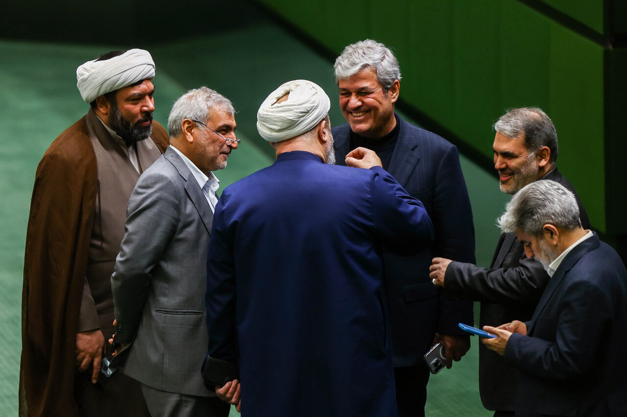 نشست علنی سه‌شنبه ۱۸ آذرماه مجلس