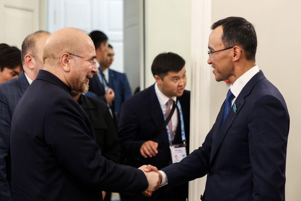 دیدار دوجانبه قالیباف و رئیس مجلس قزاقستان