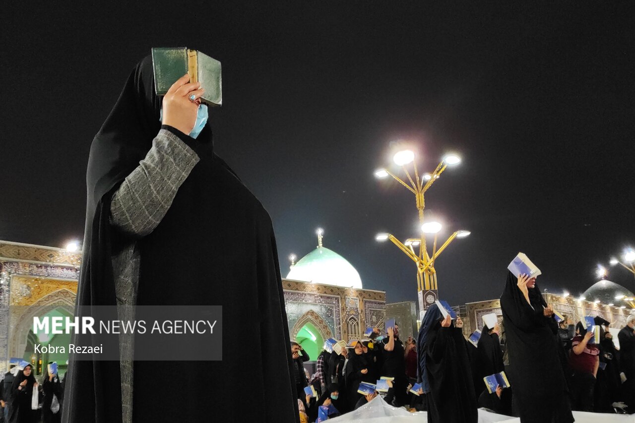 مراسم احیای شب ۲۱ رمضان در حرم رضوی
