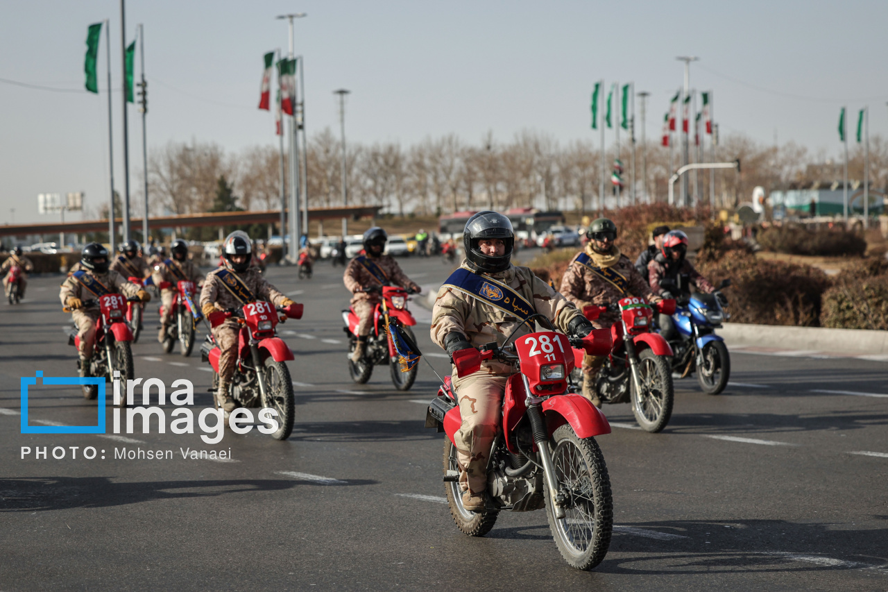 رژه موتور سواران 