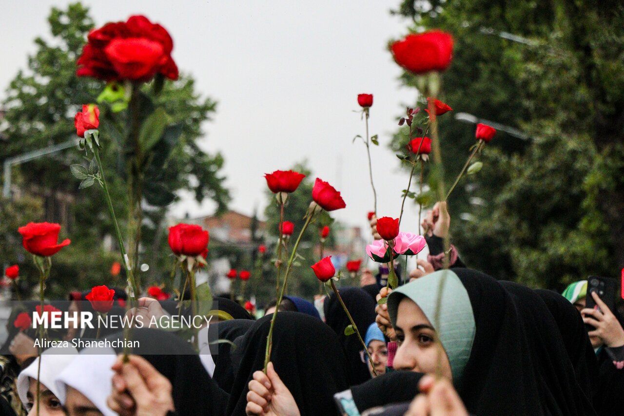 استقبال از کاروان خادمین حرم مطهر رضوی