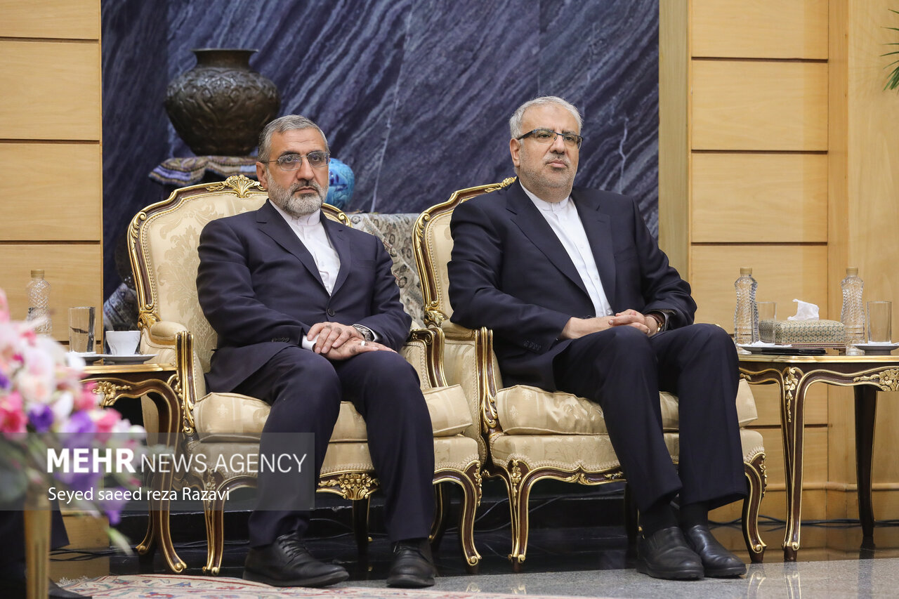 بدرقه رئیس جمهور به اندونزی