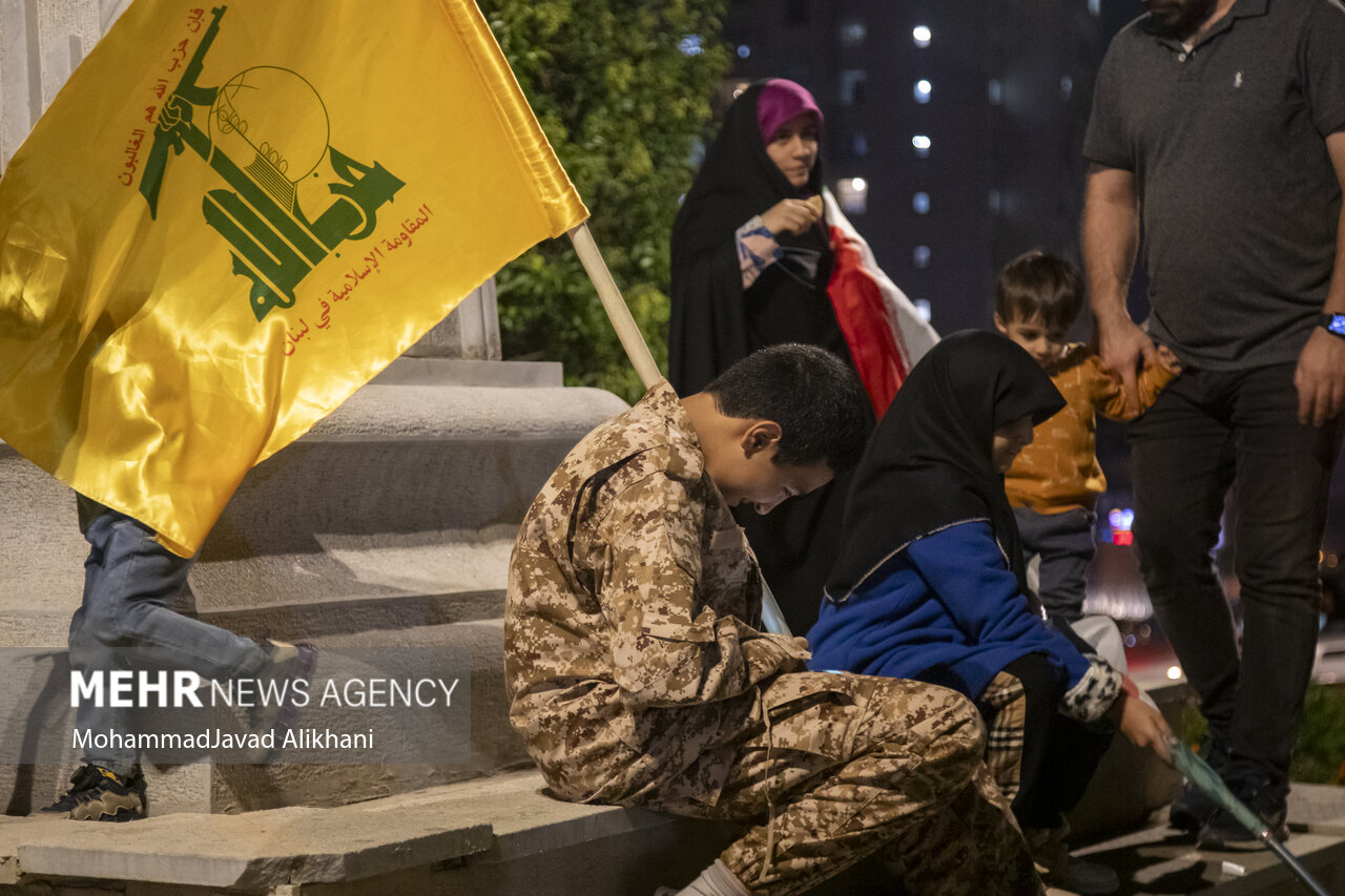 شادی مردم پس از حملات موشکی سپاه