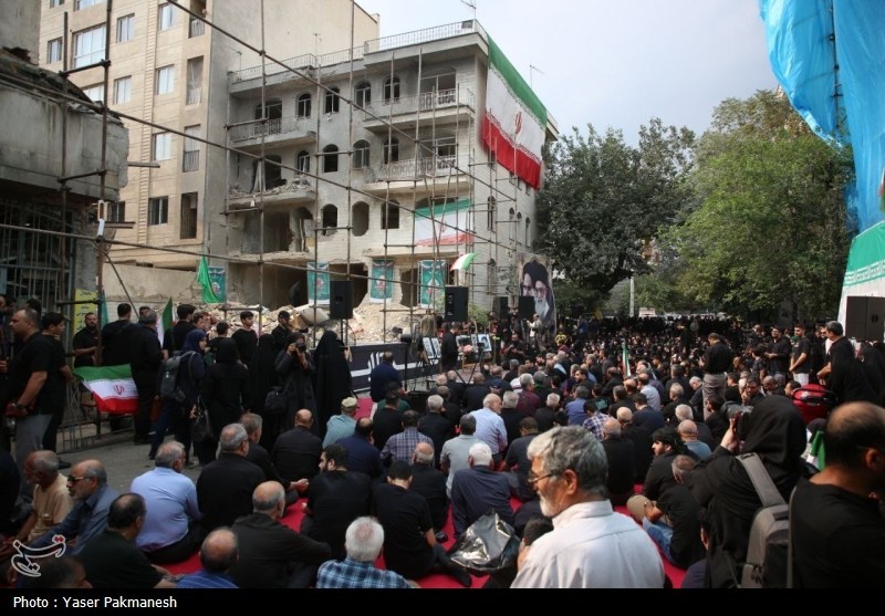 مداحی مهدی رسولی در یک محله خاص