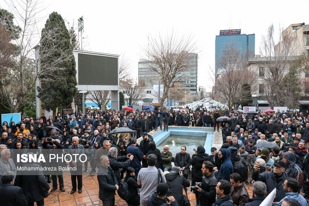 مراسم تشییع پیکر منوچهر والی‌زاده