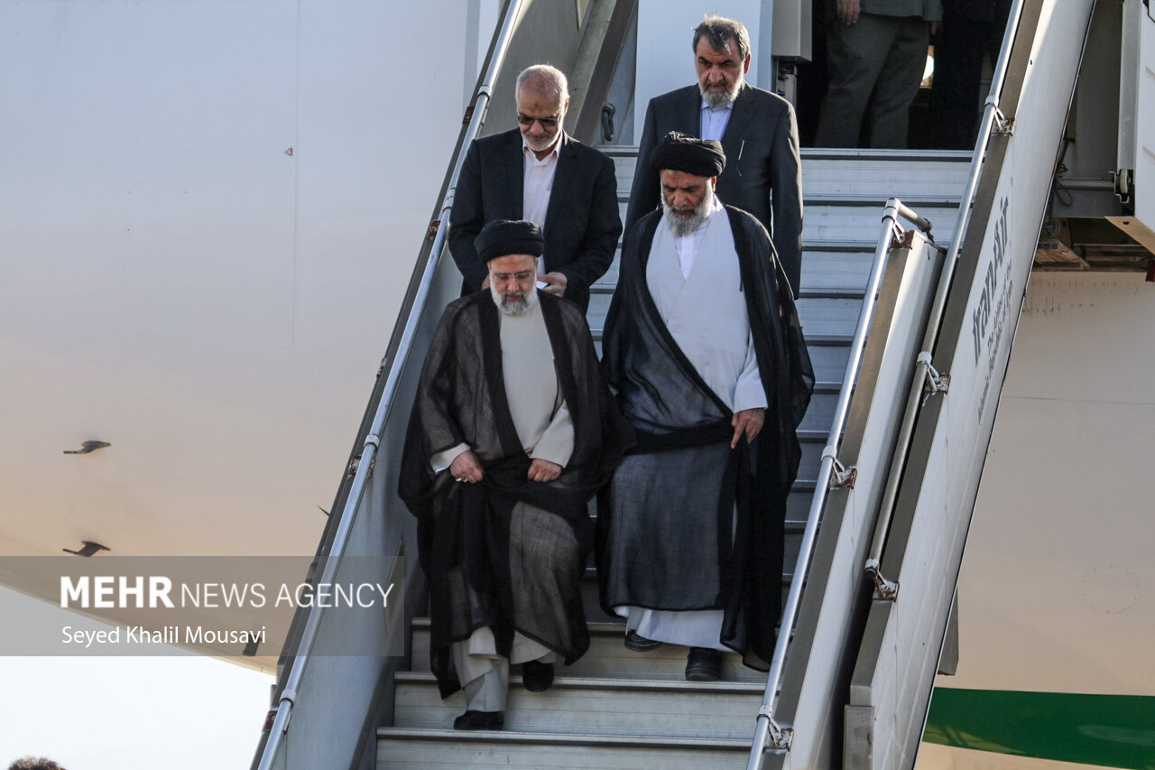 تصاویر ورود رئیس جمهور به خوزستان