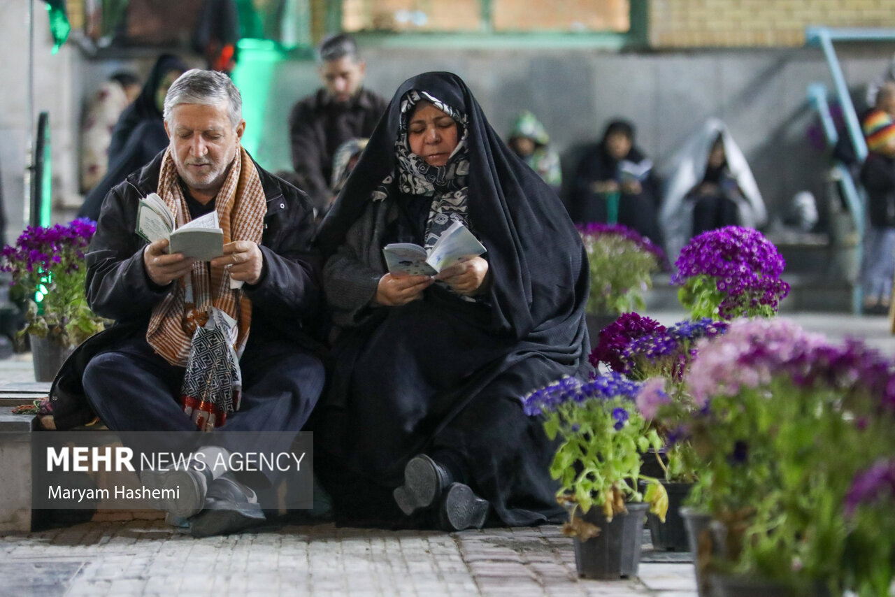 احیای شب نوزدهم ماه رمضان در باغ فیض تهران