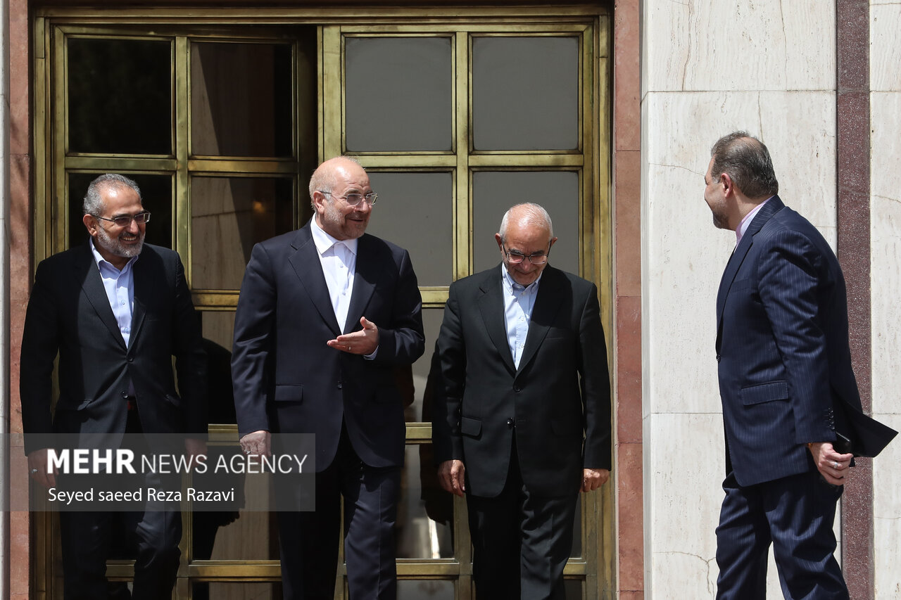 مراسم بدرقه قالیباف به ازبکستان