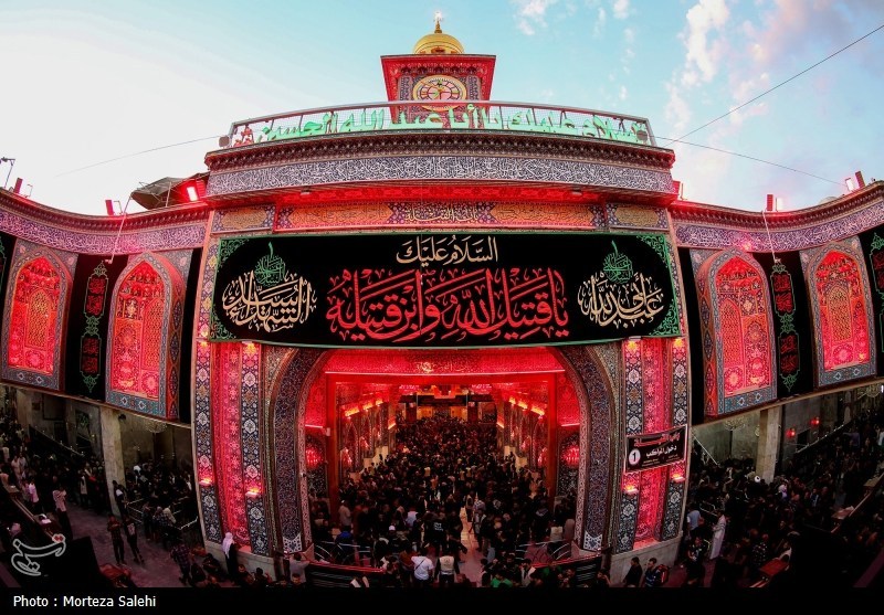 حرم مطهر امام حسین (ع) در شب اربعین
