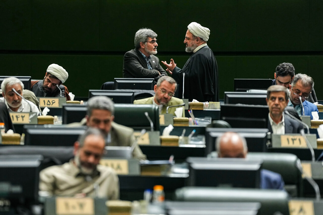 حضور امیر موسوی و عراقچی در جلسه غیرعلنی مجلس