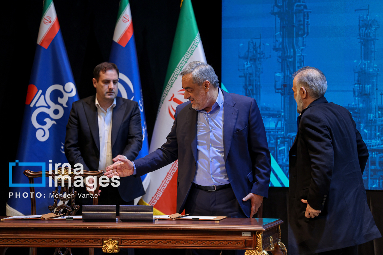 امضای قراردادهای میدان گازی مشترک پارس جنوبی