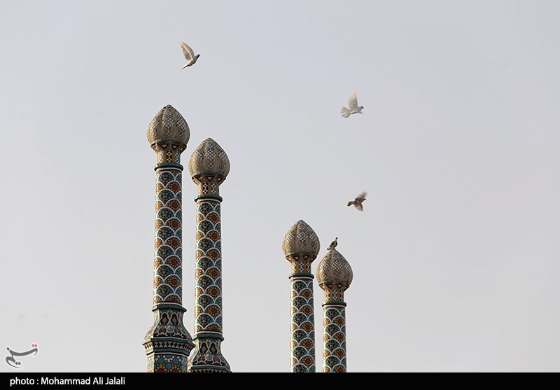 آیین تعویض پرچم حرم مطهر حضرت معصومه (س)