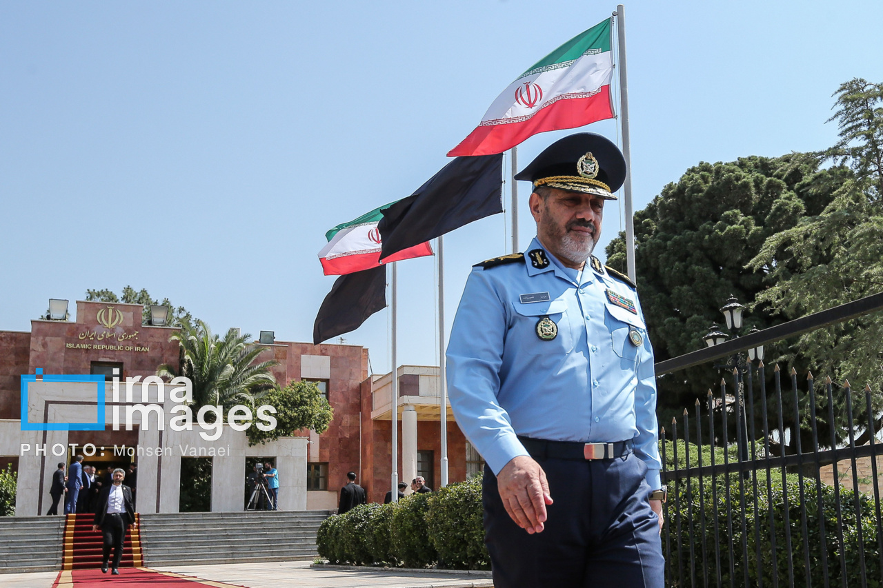 تصاویر بدرقه رئیس‌جمهور در سفر به پاکستان