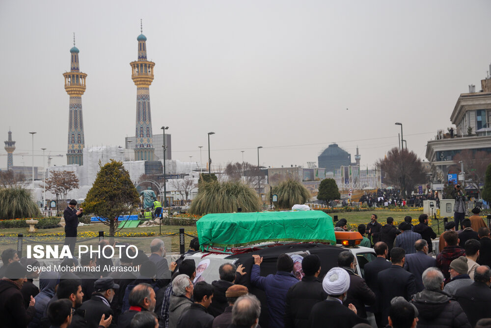 تشییع پیکر آیت‌الله امامی کاشانی در حرم مطهر رضوی