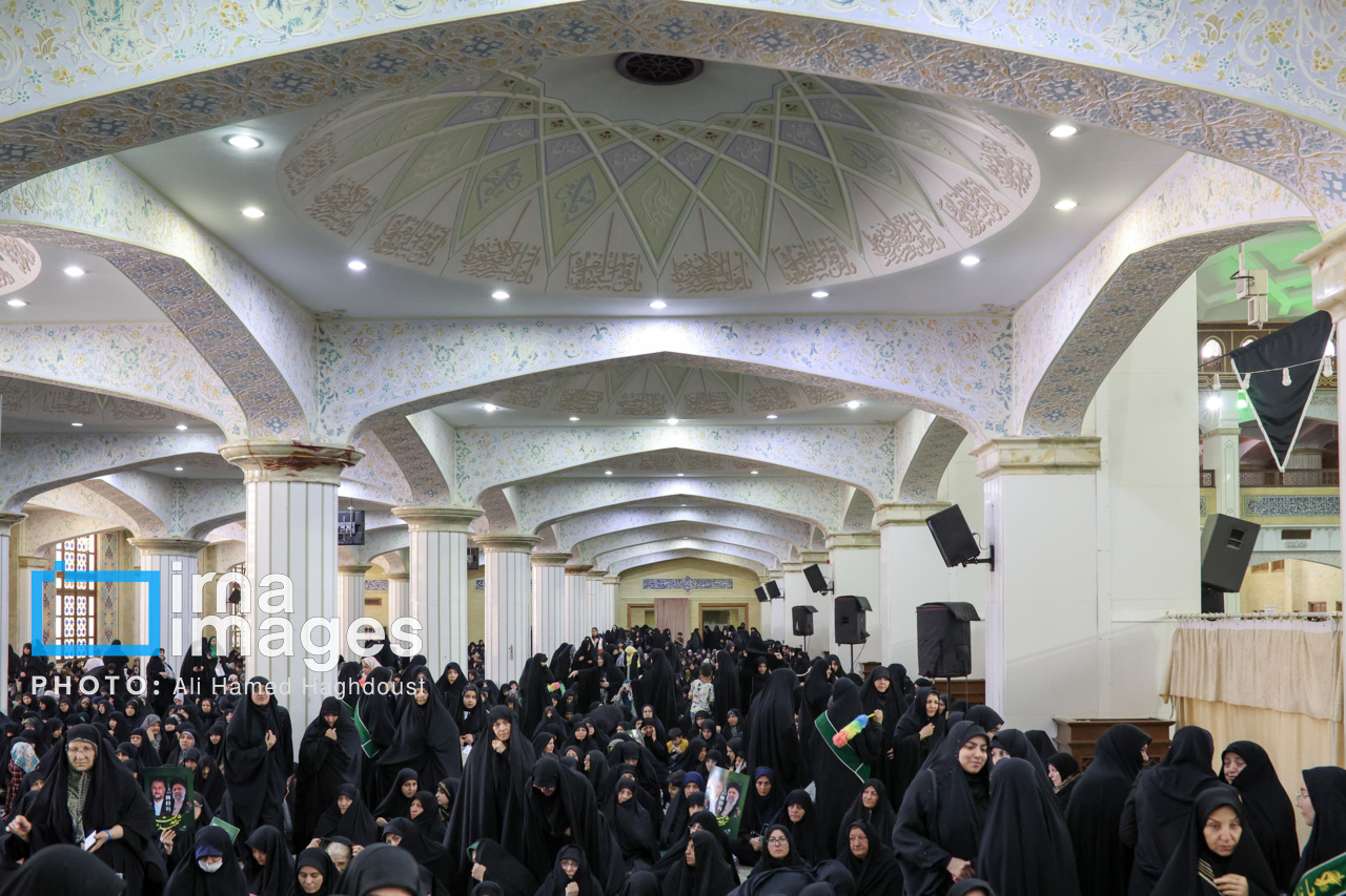 مراسم سالگرد شهدای خدمت در مصلای تبریز 