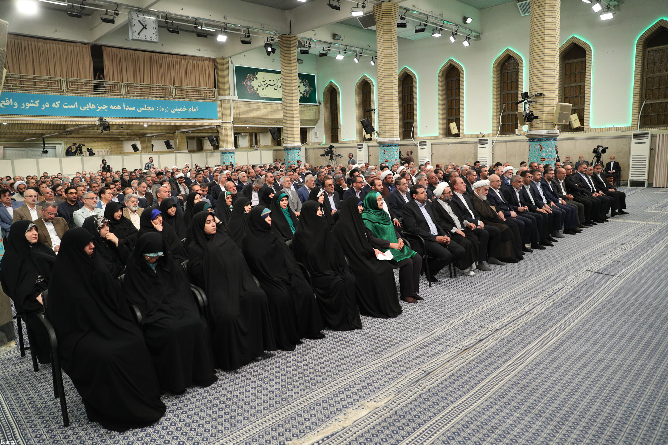 دیدار رهبر انقلاب با نمایندگان مجلس