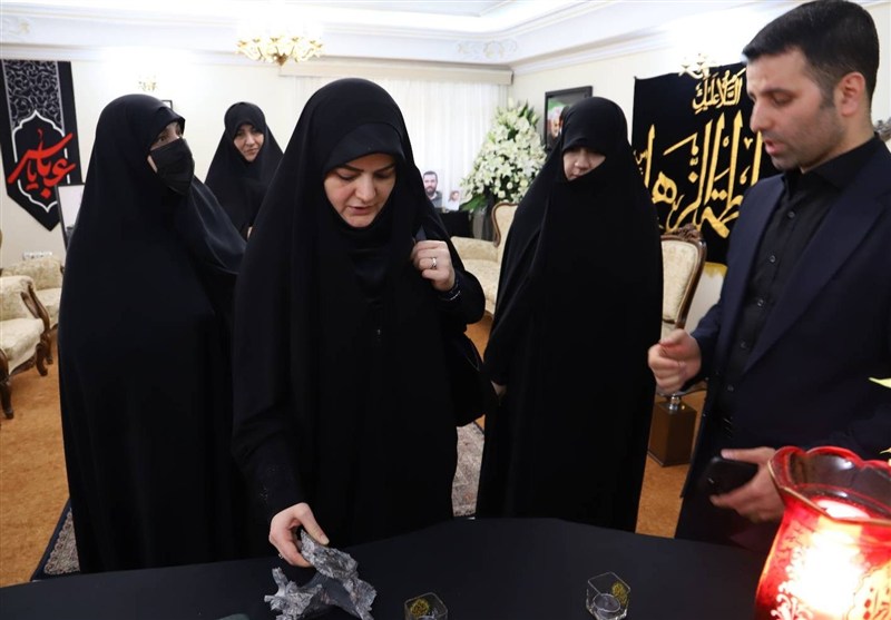 دیدار دختر پزشکیان با خانواده شهید سپهبد سلامی