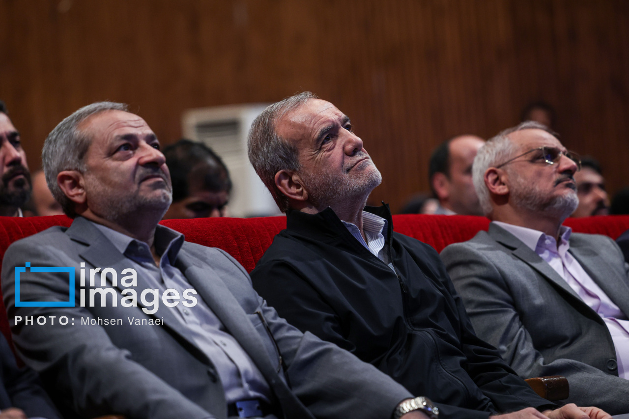 تجلیل از معلمان نمونه کشوری با حضور رئیس جمهور