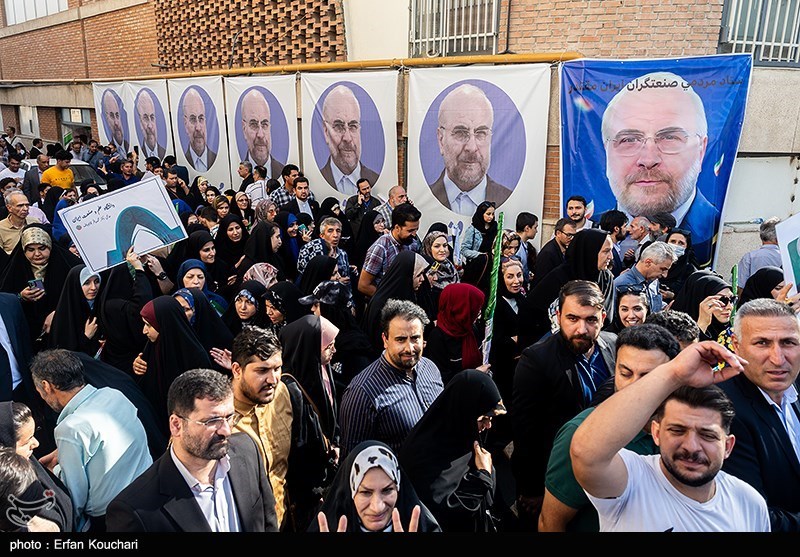 اجتماع هواداران محمدباقر قالیباف در ورزشگاه شهید شیرودی