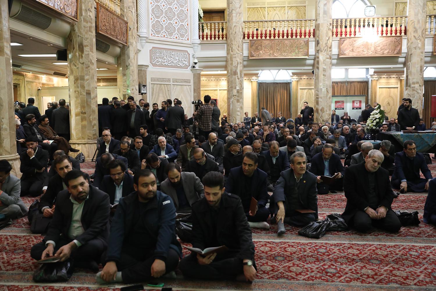 حضور قالیباف در مراسم یادبود مادر سید محمدجواد شوشتری