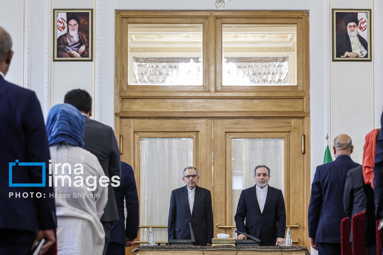 نشست وزیر امورخارجه با سفرای کشور های خارجی