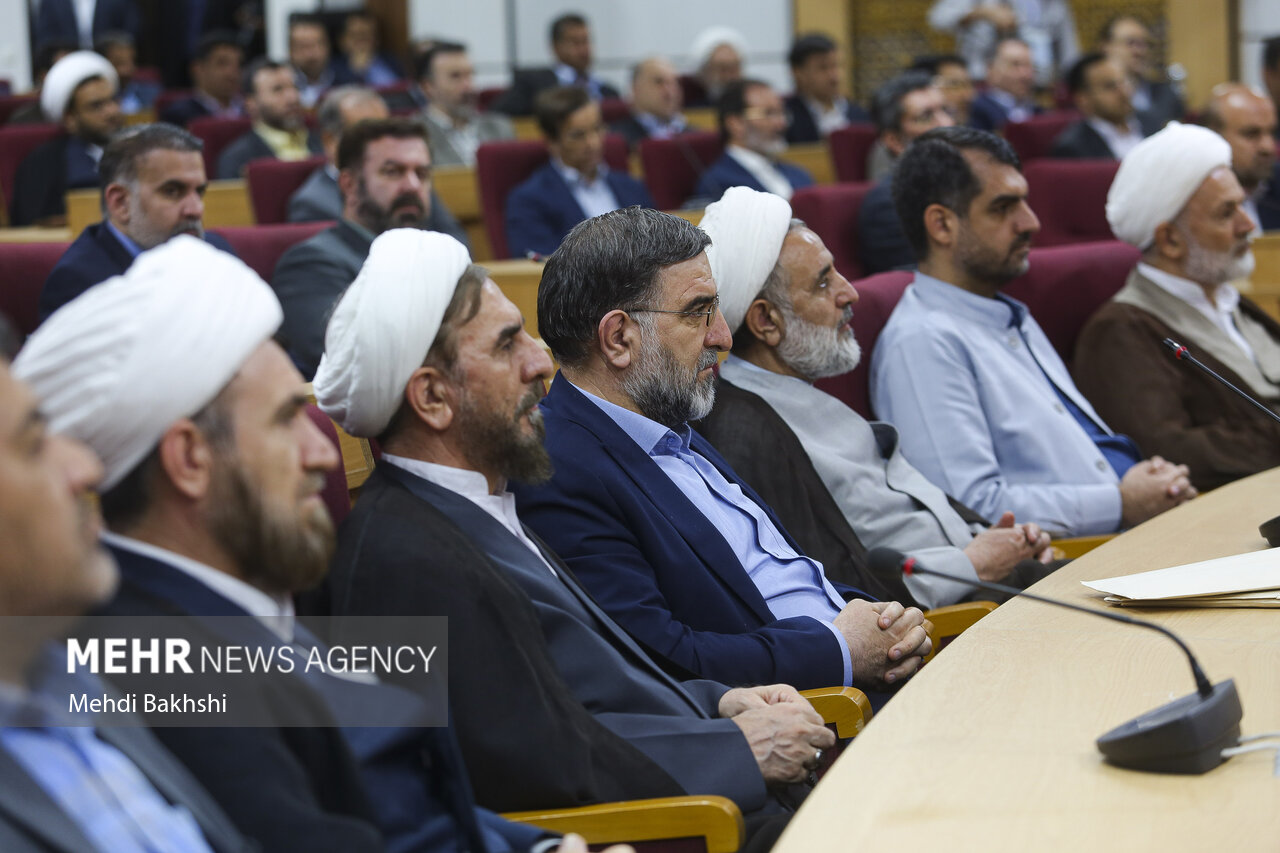 جلسه شورای اداری استان قم