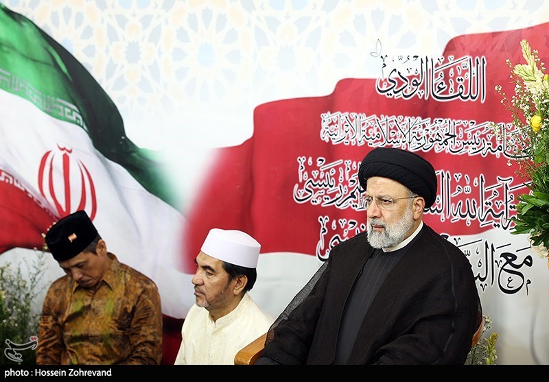 حضور رئیس جمهور در مرکز اسلامی جاکارتا