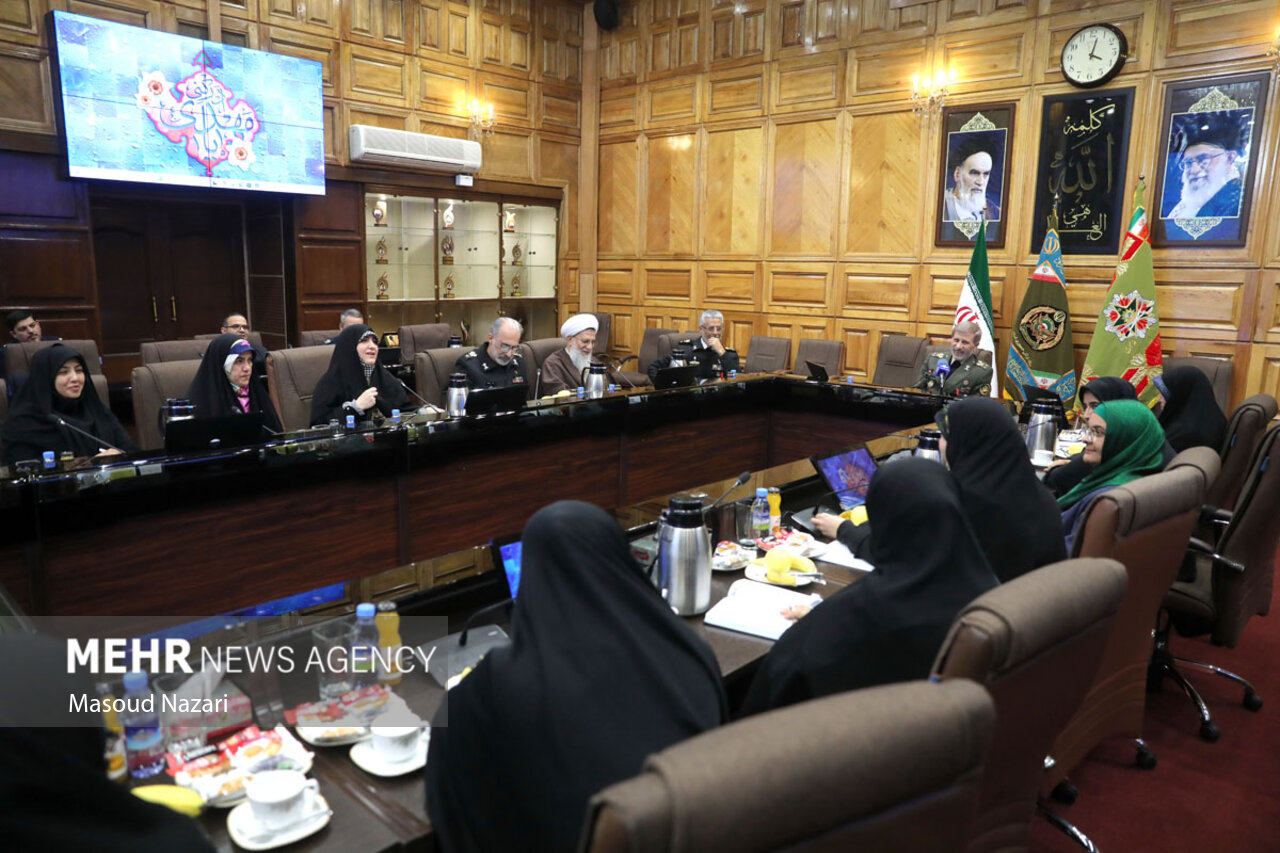 دیدار فرمانده کل ارتش با اعضای فراکسیون زنان مجلس