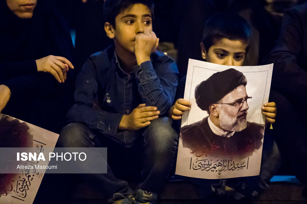 وداع با پیکر  شهدای خدمت در مصلی تهران 