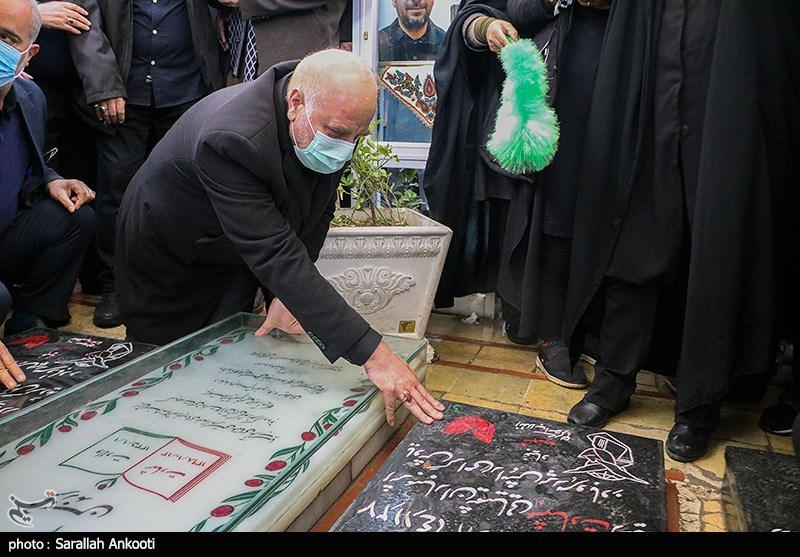 حضور رئیس مجلس بر سر مزار شهید قاسم سلیمانی