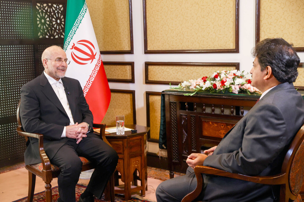 مصاحبه حامد میر مجری و روزنامه‌نگار سرشناس پاکستانی با قالیباف 