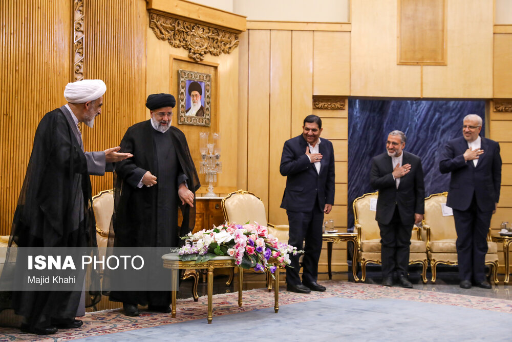 استقبال از رئیس جمهور در بازگشت از اندونزی