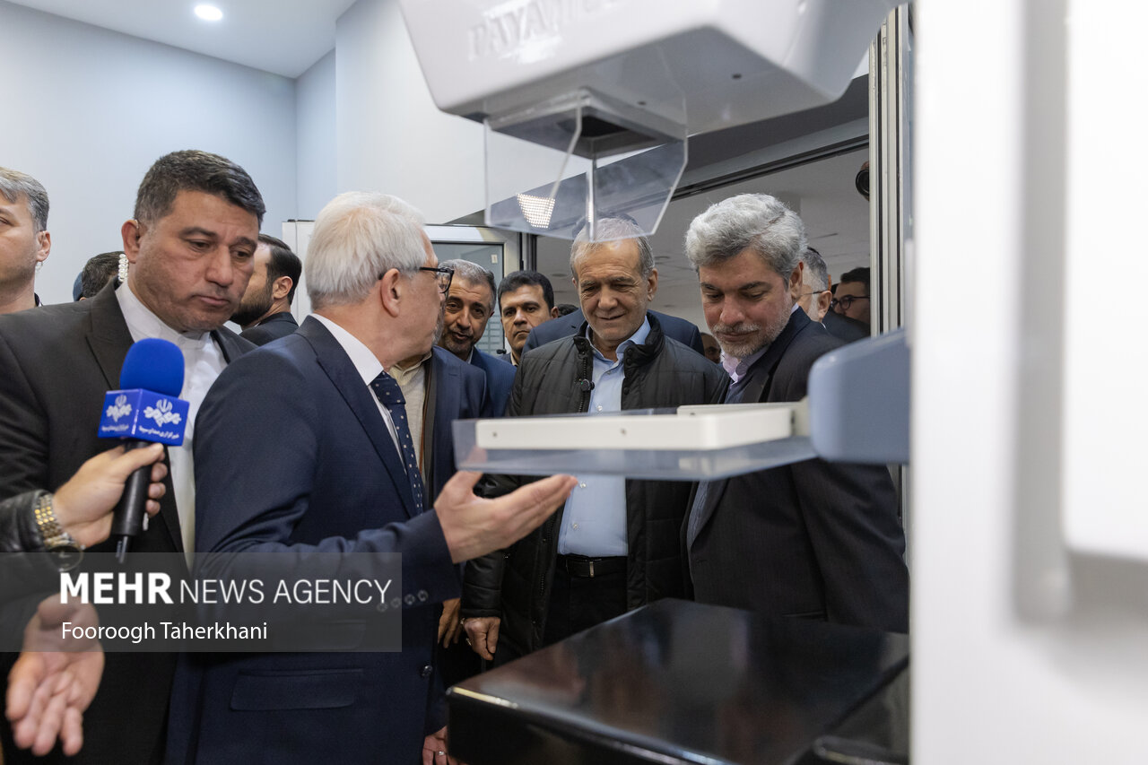 نشست رئیس جمهور با فناوران و نخبگان دانش‌بنیان